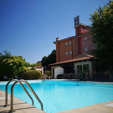 Zoello Je Suis Hotell 3*